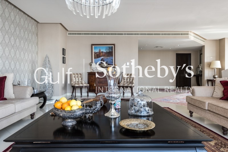 2 Bedroom With Private Courtyard.. Lake And Garden Views.. 165k.. Er R 9527