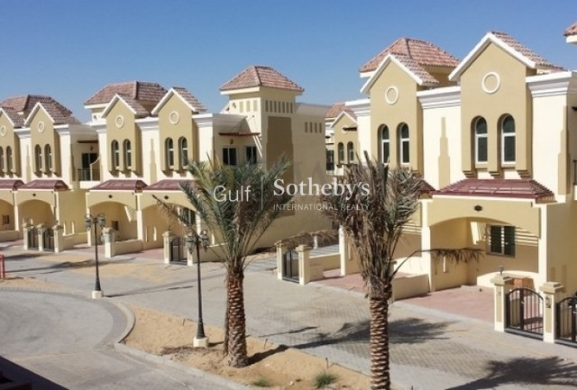 Quiet 3 Bedroom Villa In Sahara Meadows