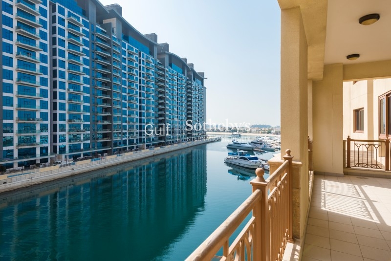 Two Bedroom Mediterranean Villa On A Single Row With Full Vacant Possession On Transfer Er S 7226