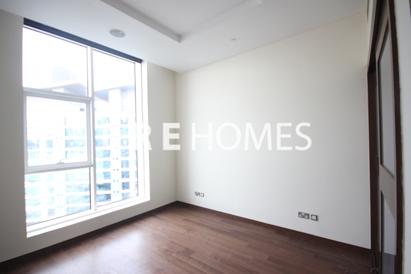Fully Upgraded Type 8, Full Lake View For Sale In Meadows Er S 3706