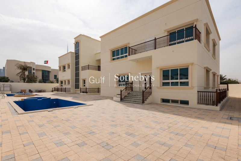 Luxury Villa Across City Walk Jumeirah 1