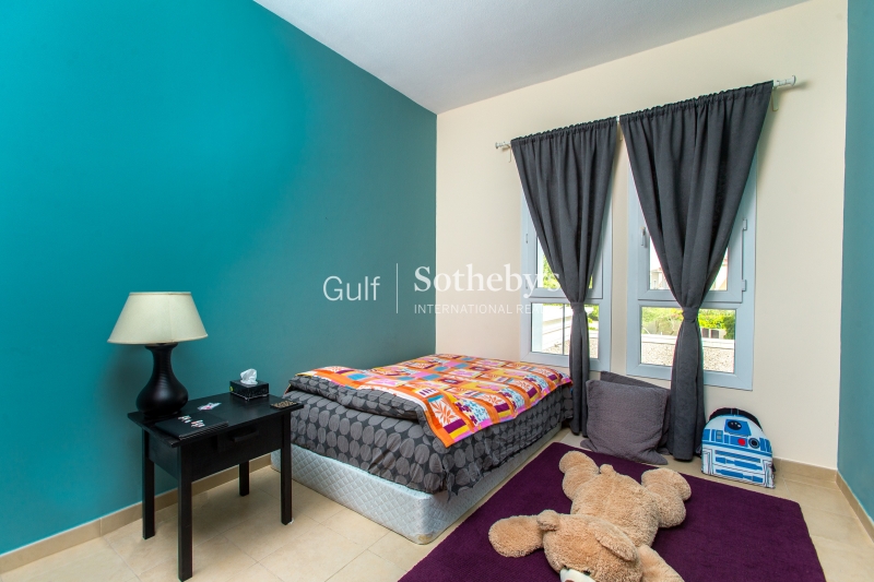 4 Bed Townhouse On Corner Plot With Kitchen Appliances Er R 15724