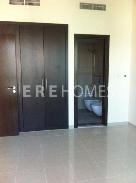 Two Bedrooms Bay Central 03 Type Central Tower Vacant On Transfer Er S 6590 