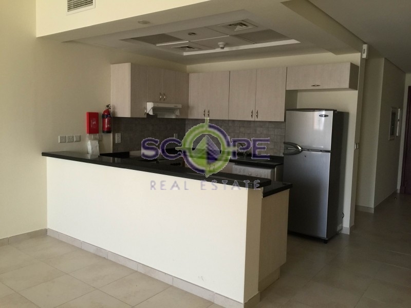 Dubai Sport City Mediterranean Building One Bedroom Semi Furnsihed For Rent 