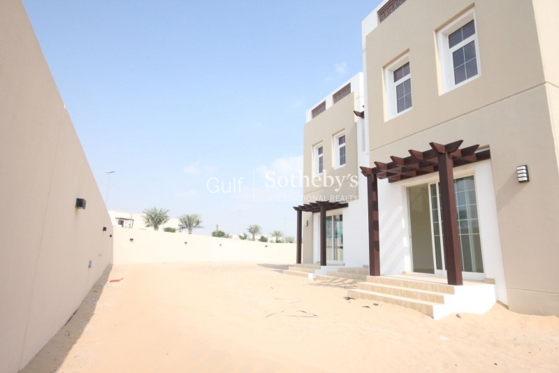 Well Maintained Lake Facing Modern Villa