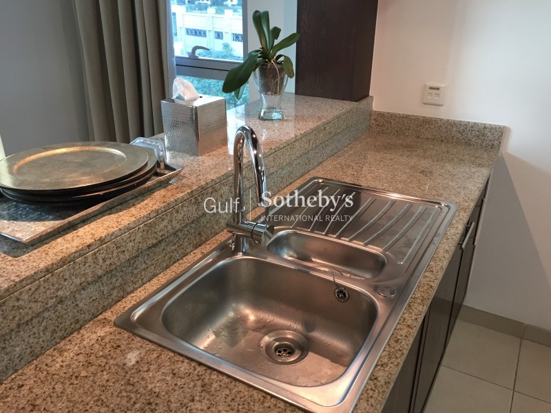 Great 1 Bedroom Golden Mile Available Now Fully Furnished Er R 10880 