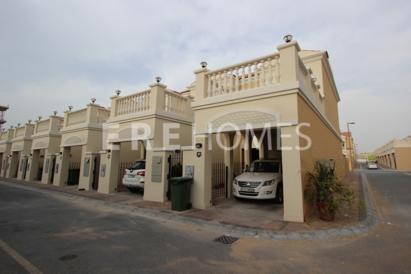 Vacant On A Corner Plot, 1br Townhouse In Jvc Er S 7802