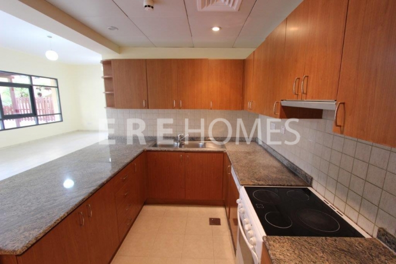 Rare Luxury 2 Bedroom Apartment With Full Sea View In Marina Crown Er R 13075