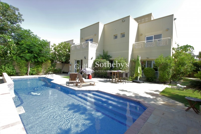 Stunning Upgraded 5br Available In June 
