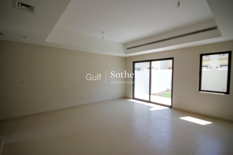 Stunning 2 Bed Plus Maid With Sea Views, Furnished, Excellent Condition Er R 13124