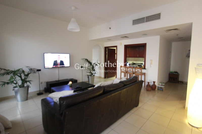 Beachfront Living 3br In Tiara Residence 
