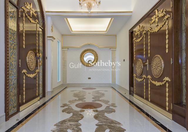 Emirates Hills Villa With Full Lake View