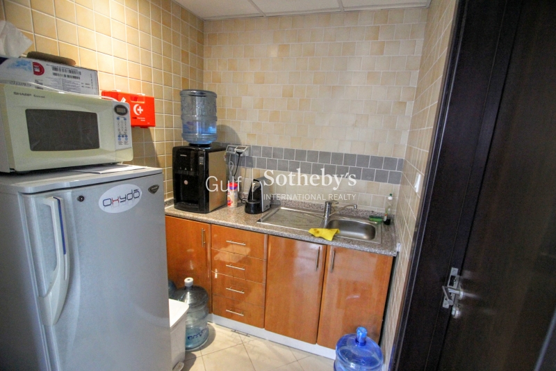  Very Spacious One Bed Lofts West Apartment-Aed100,000 1 Chq-Er-R-5176 