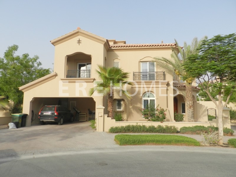 Immaculate C2 5 Bed Villa In Quiet Location. Er R 13545