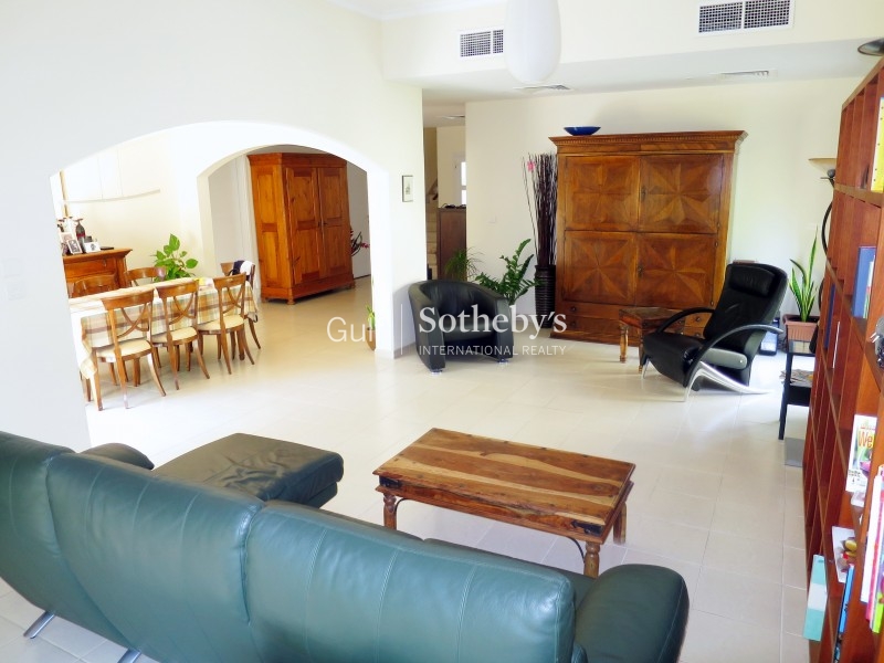 Vacant Type 10 With Beautiful Plot 