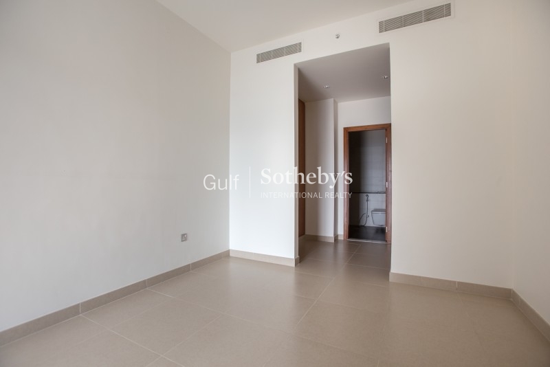 Lovely 5 Bed Villa Set In Lush Gardens.