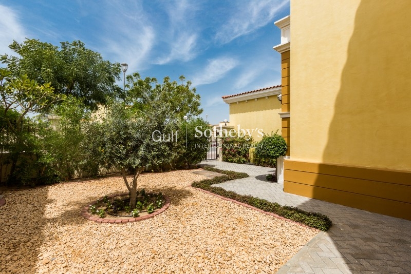 Cheapest 1 Bed In Greens-2 Chqs Accepted In Fantastic Condition Er R 11270