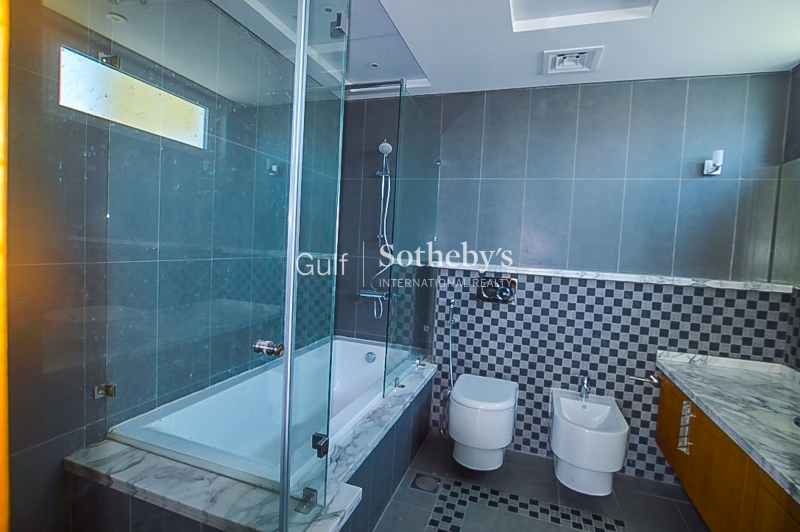 Park Facing-2 Bedroom With Huge Terrace