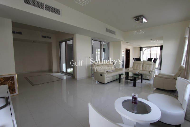 Fully Furnished Spacious 1br E Type On The Golden Mile-Available-Call Alex Now To Arrange A Viewing Er R 12337
