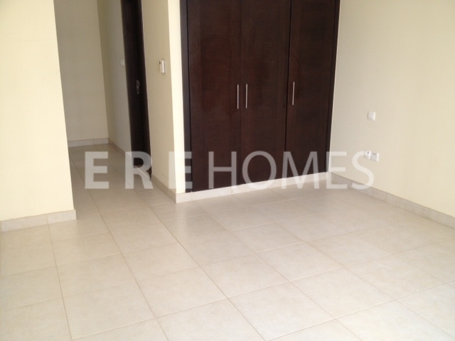 Partial Marina View, 2 Bedroom, Marina Quays, Available End Of November Er R 10952