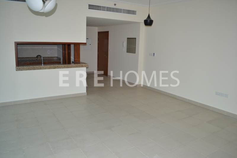 Marina Promenade, Attessa, Marina Views, Spacious, Vacant April 1st Er R 15714
