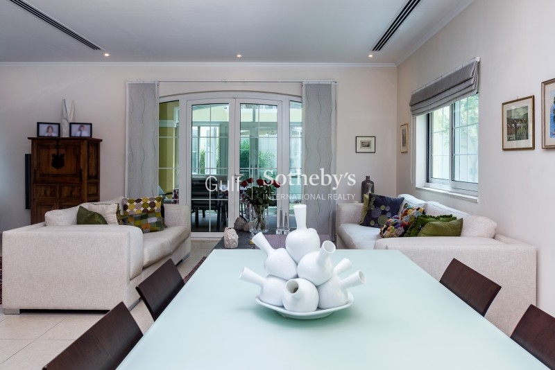 Large High Floor 1 Bedroom-Sea Views 