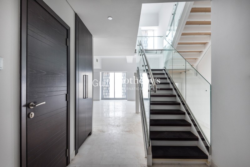 Breathtaking 3 Bedroom Duplex Marina View