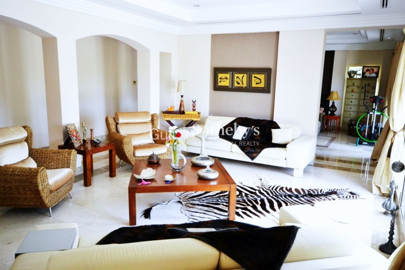 Exclusive Unfurnished 1 Bedroom Low Floor