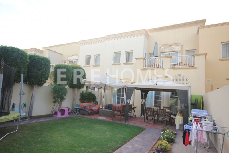 Springs 2m Villa Opposite Park And Pool