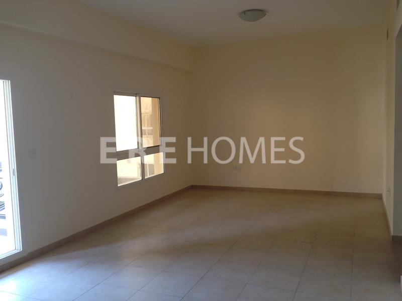 Must See 2 Bed, Great Location Book Now Available In August Er R 9554