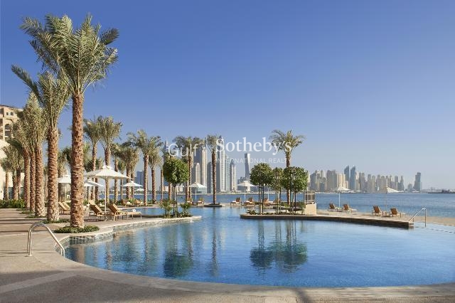 Fairmont Palm Residence-Waterfront Living