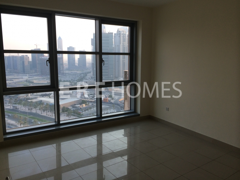 2 Bedrooms-Marina Quays East-Very Spacious-156-Sq Ft-Garden Views-Perfect Condition-Vacant-Er-S-3100