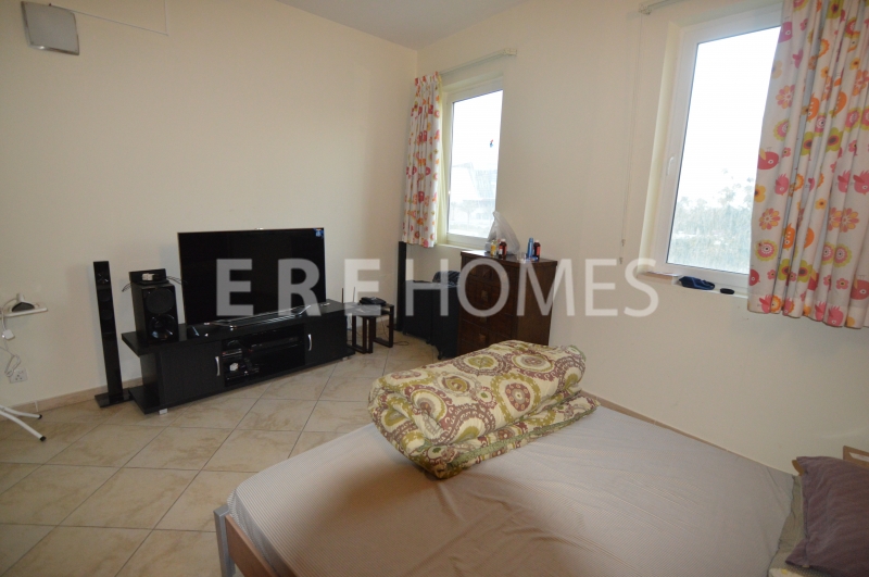 Two Bedroom Apartment In Sherlock House Available End Of Feb Er R 15982