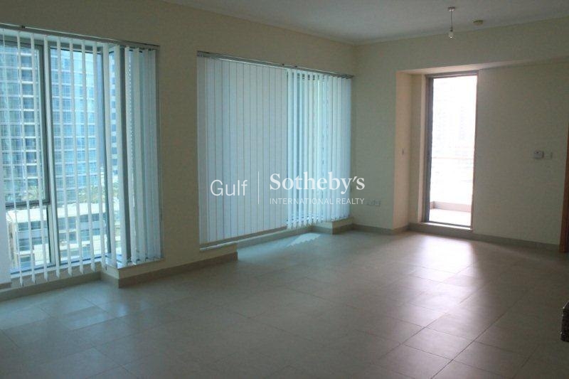 Large 1 Br, High Floor, Available Mid June