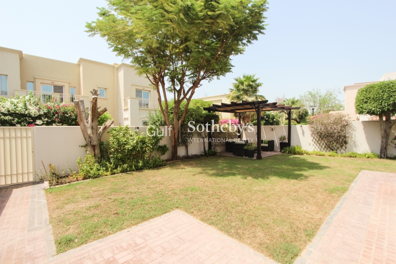 Al Reem 2, 4m 2 Beds Plus Study, Back To Back, Good Condition, 2.1 Million Er S 5453