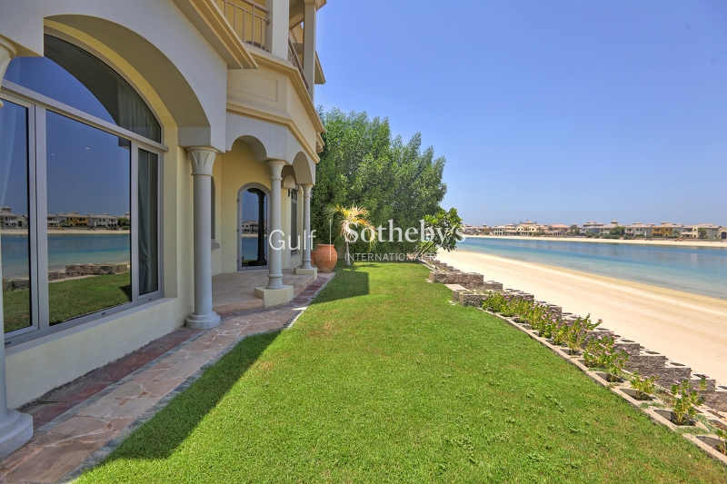 4 Bed Central Rotunda Garden Home Villa