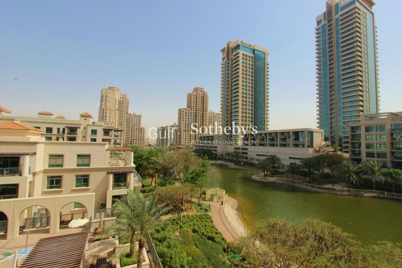 Bright Lake View Two Bedroom In Arno