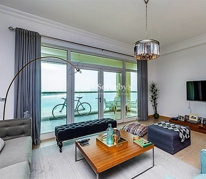 Stunning 1 Bedroom Sea View Unfurnished