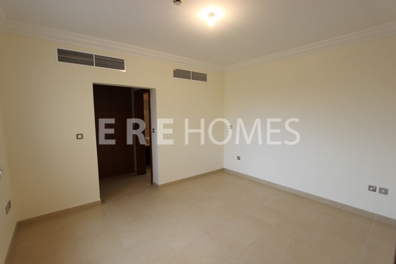 Stunning Large 2 Bedroom Apartment, With Fantastic Views. Brand New Er D 10879