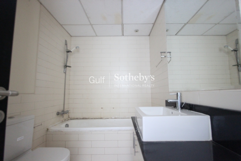 One Bedroom High Floor Golf Course And Marina Skyline View Er S 8002