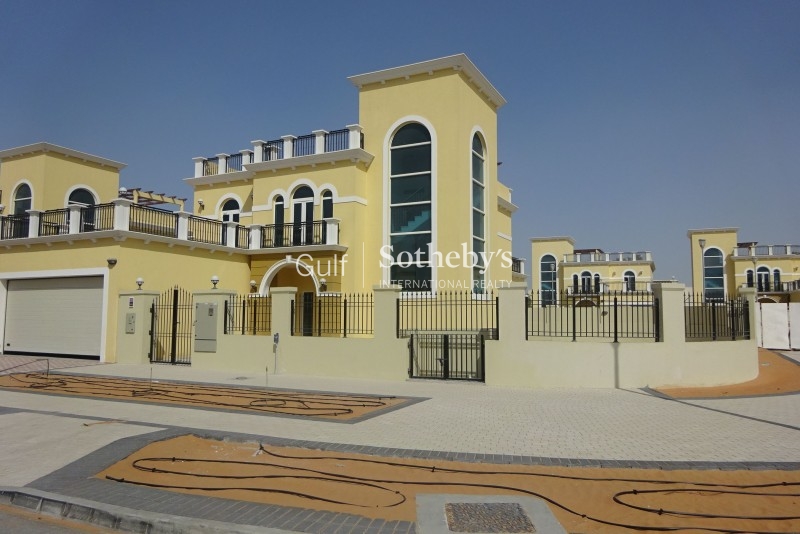 Two Bedroom Duplex-Cayan Tower-Vacant-1616sq Ft