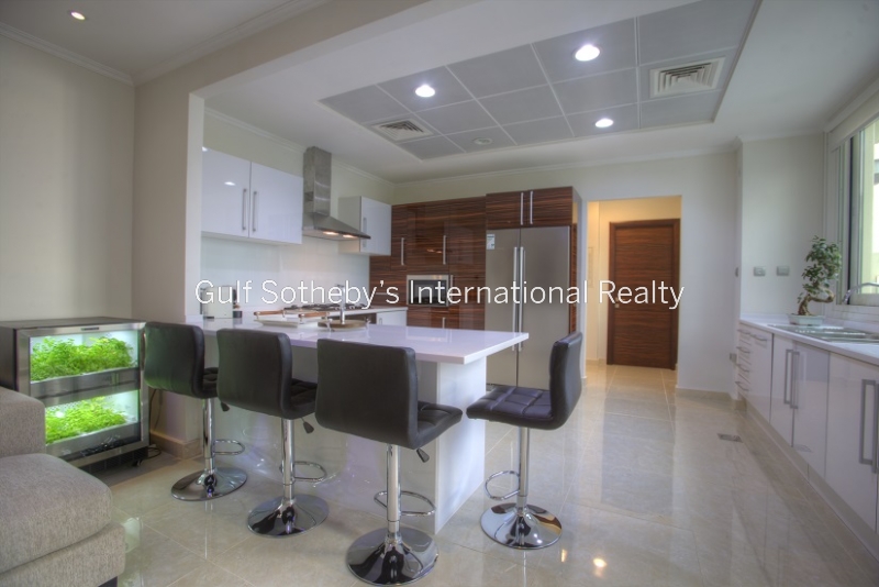 Breathtaking 5 Bedroom Meadows Villa To Rent, Upgraded Interior, Private Pool, One Of A Kind, Er R 13923