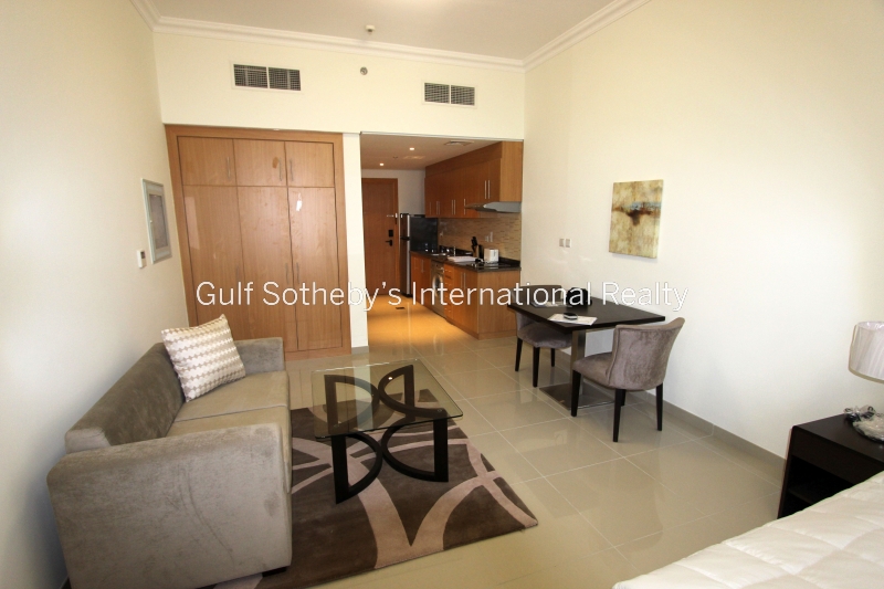 Stunning 3 Br Plus Laundry With A Pool View In The Greens Er R 15997
