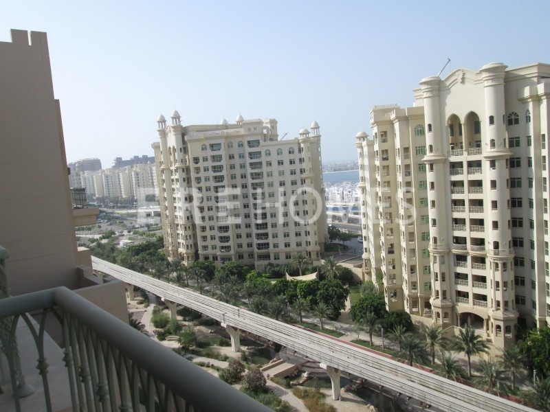 Huge Brand New Penthouse In Golden Mile Available Now Er R 9715