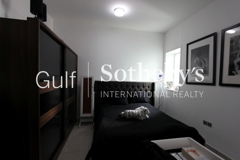 New Price. Type 10 Villa, Meadows 2, 5 Bedrooms Available Now!!! Er R 9482
