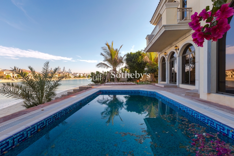 Unfurnished 4br Palm Villa Garden Home