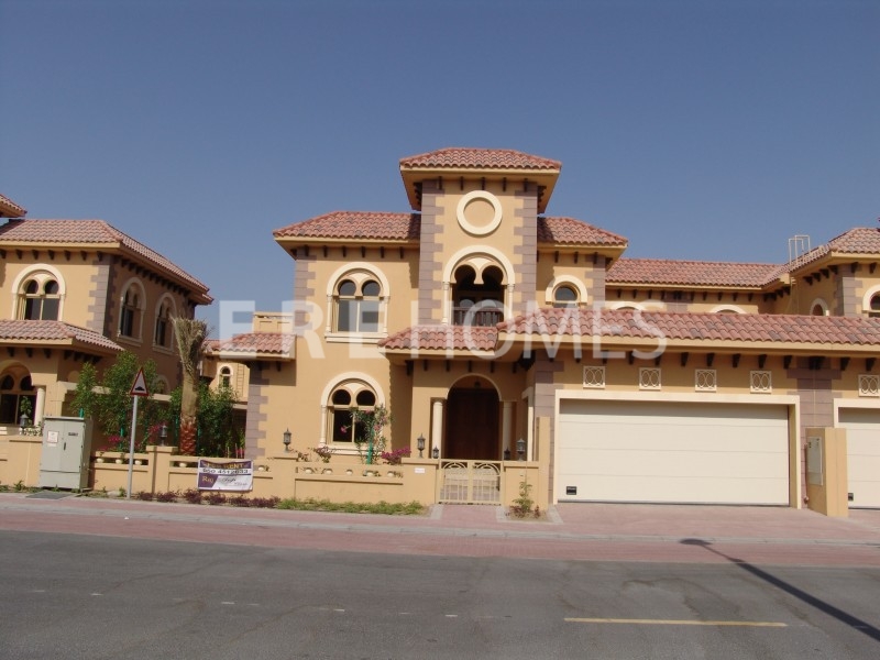 A Three Bedroom Semi-Detached New World Villa In Falcon City Er S 3667