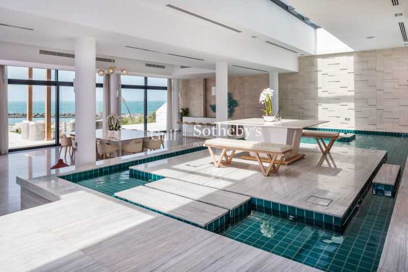Stunning Beach Front Estate Villa Nurai Island 