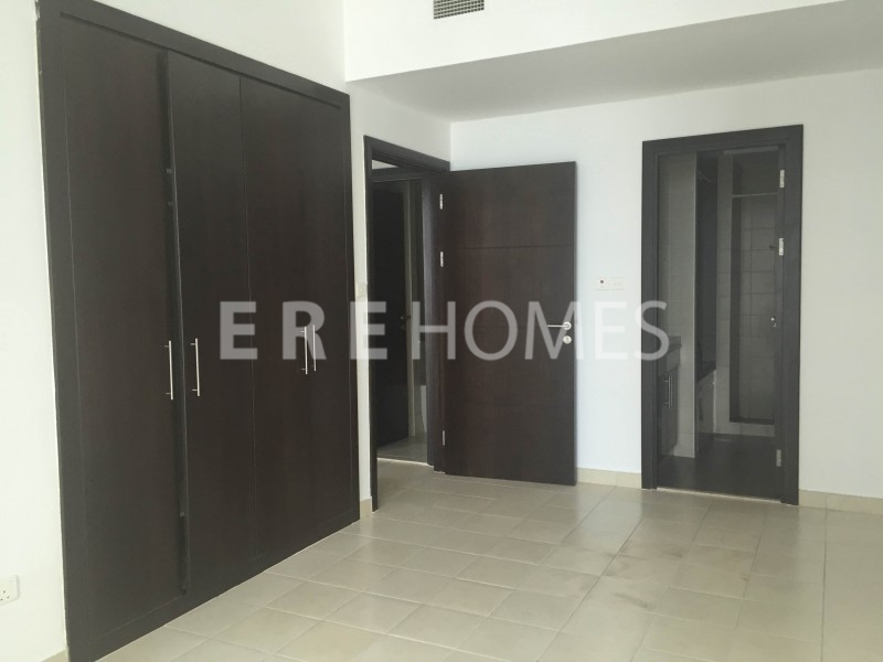 2 Bedroom Apartment, Torch Tower, Dubai Marina, Sea Views, Spacious, Er R 12892