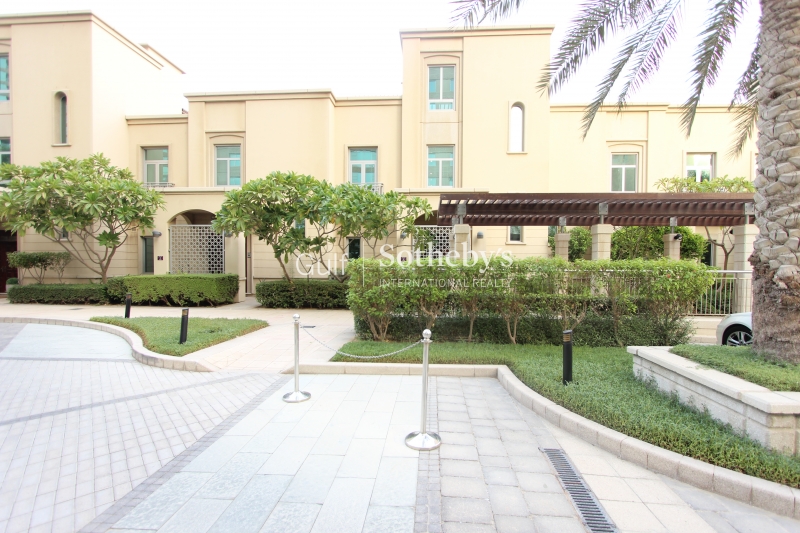 Immaculate Upgraded Villa Emaar 6 Towers